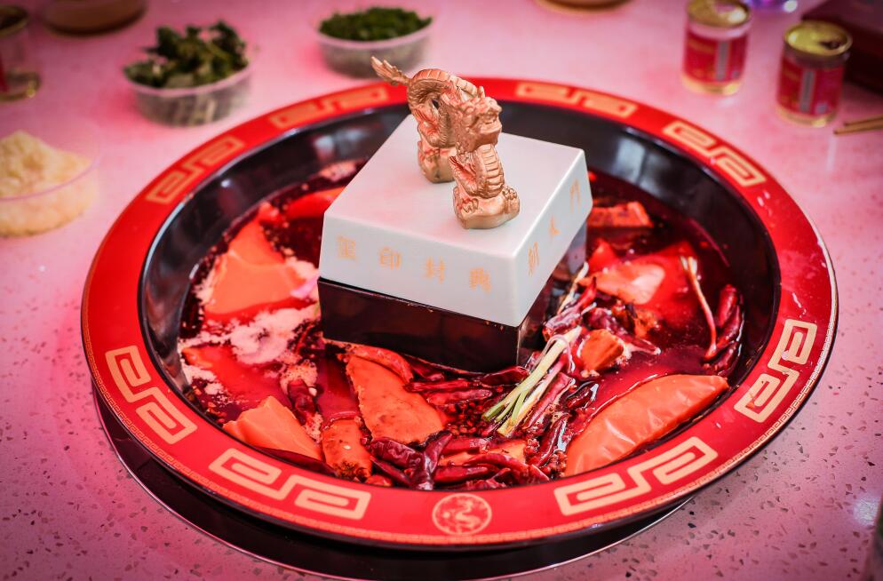 咸寧開(kāi)火鍋加盟店，如何打造吸睛門頭？