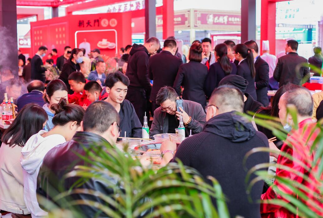 鐵力開火鍋加盟店，這樣裝修回頭率高！