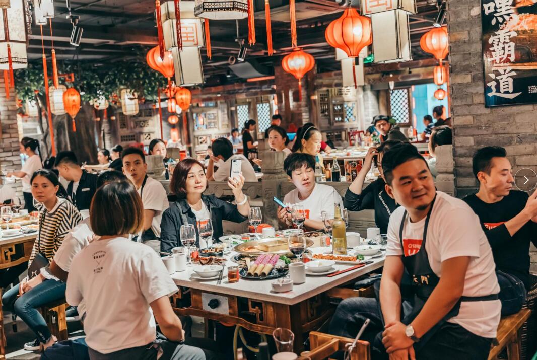 七臺(tái)河開火鍋加盟店，怎樣經(jīng)營(yíng)不賠本？