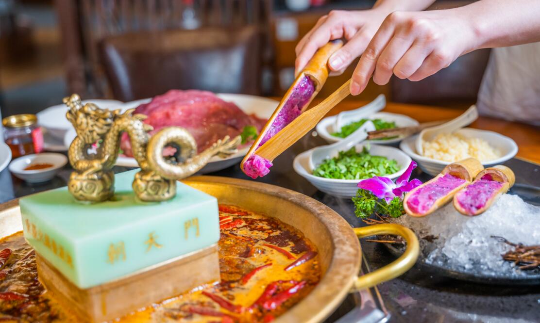 土到極致就是潮？餐廳越“土”，生意越好？