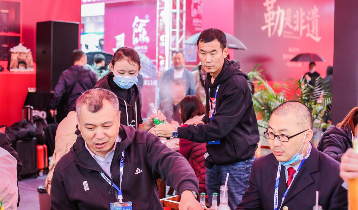 什么樣的店長？讓一家新開火鍋店，生意如此的好！