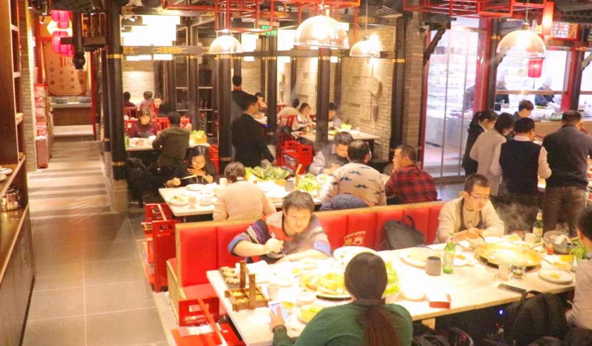 市井火鍋，生意好的秘密，居然是特色甜品！